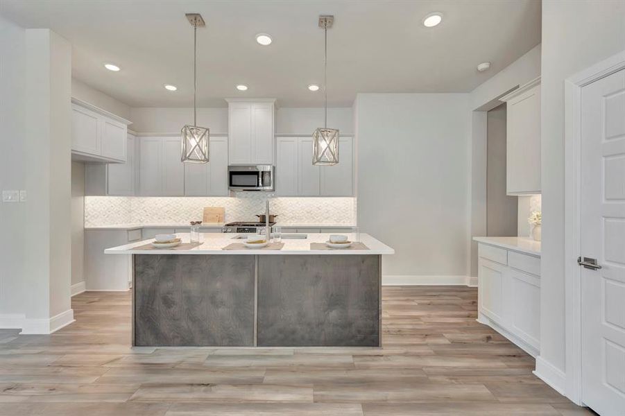 Furnished interior view inside a new home in Creekshaw – Gardens, Royse City (Image 17). Furnished interior view inside a new home in Creekshaw – Gardens, Royse City (Image 17).