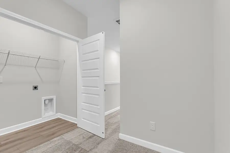 Spacious, unfurnished interior of a new home in Pineland Preserve, Summerville (Image 36).