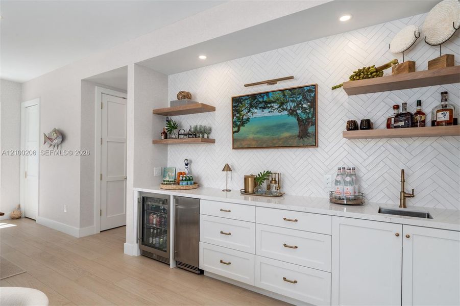 Furnished interior view inside a new home in , Tavernier (Image 15).