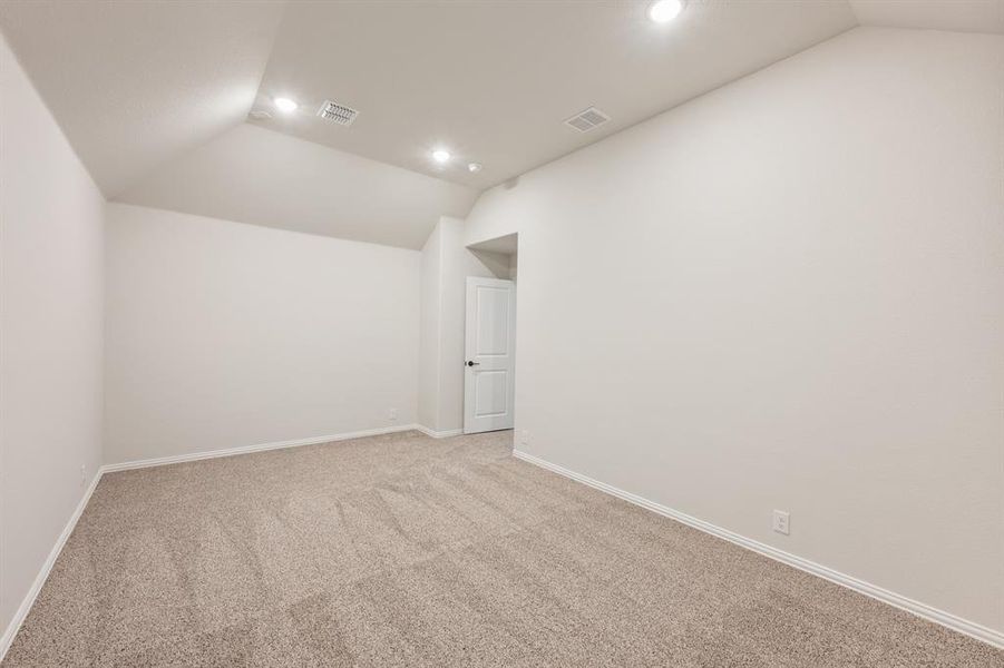 Spacious, unfurnished interior of a new home in Star Ranch Classic 50, Godley (Image 18).