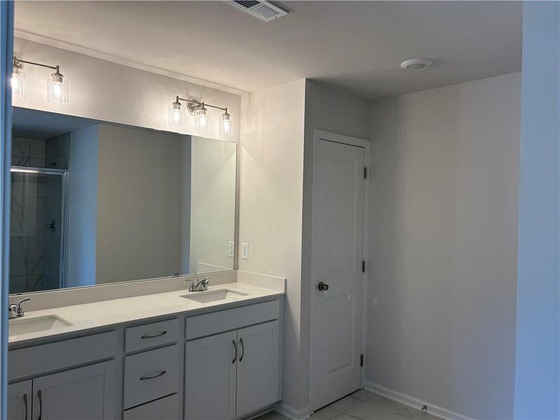 Image 8 of a home in Longview Run. Image 8 of a home in Longview Run.