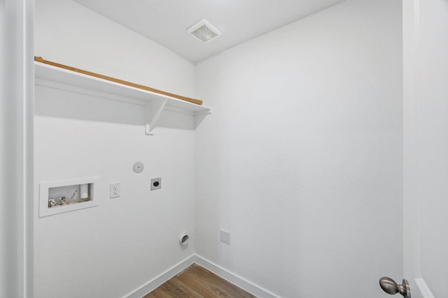 Spacious, unfurnished interior of a new home in Baron Village, Conroe (Image 15). Spacious, unfurnished interior of a new home in Baron Village, Conroe (Image 15).