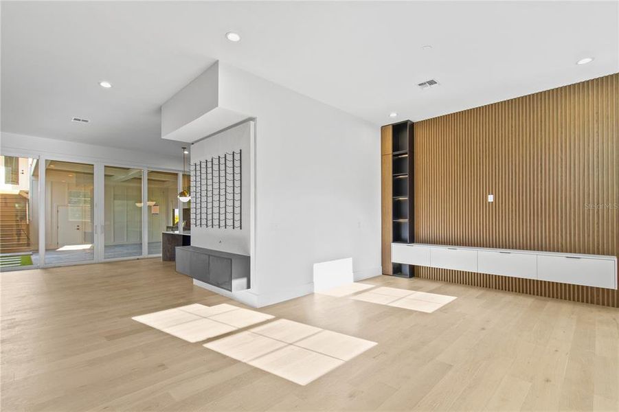 Living room/Game room