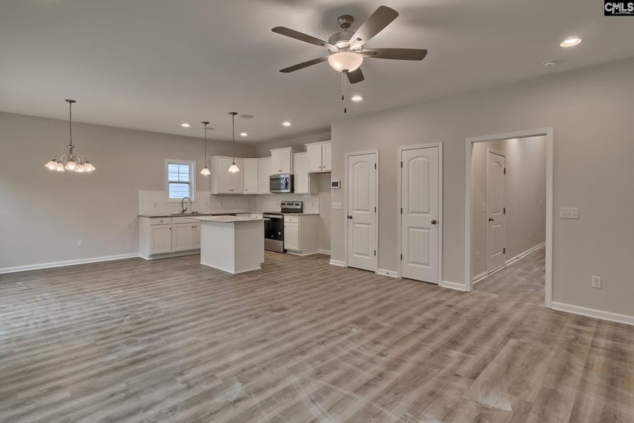 Image 14 of a home in Rolling Hills.