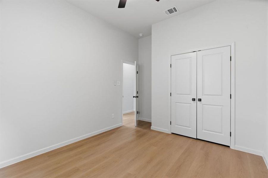 Spacious, unfurnished interior of a new home in , Granbury (Image 32).