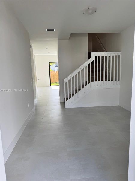 Spacious, unfurnished interior of a new home in , Homestead (Image 10).