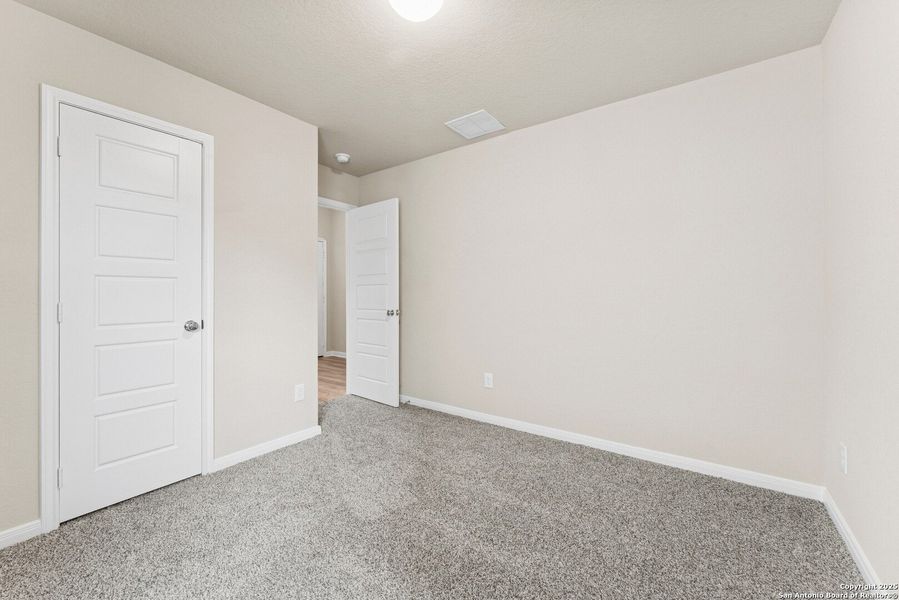 Spacious, unfurnished interior of a new home in Agave, San Antonio (Image 38).