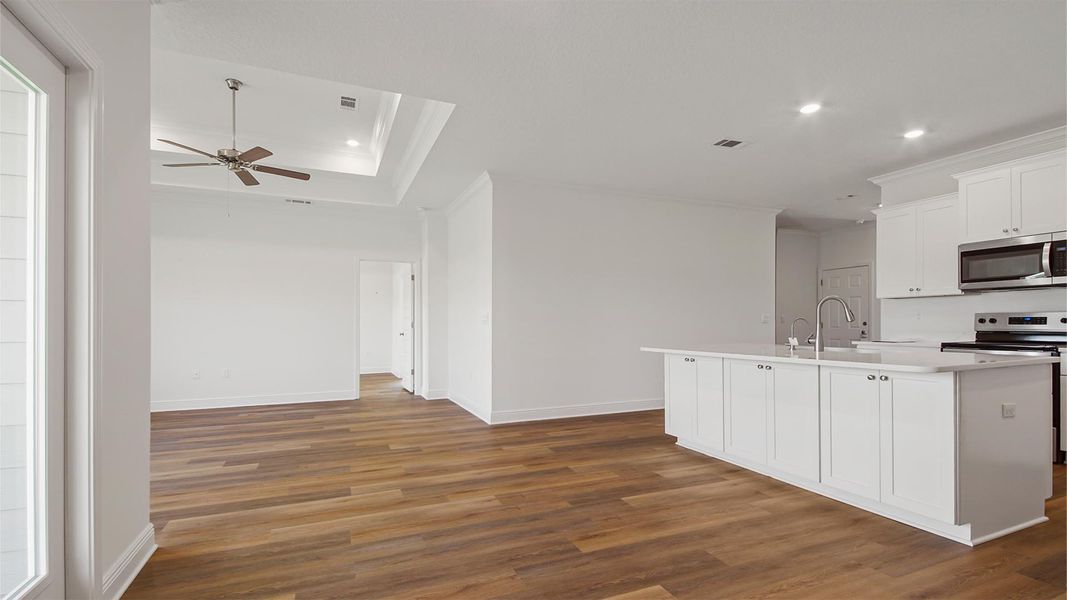 Spacious, unfurnished interior of a new home in Caballeros Estates At Hombre, Panama City Beach (Image 18).