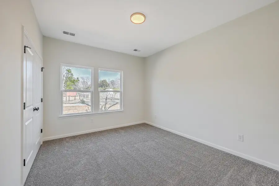 Spacious, unfurnished interior of a new home in , Holly Hill (Image 10).