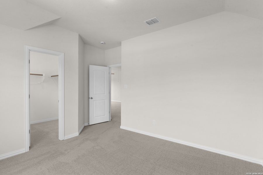 Spacious, unfurnished interior of a new home in Clear Creek, New Braunfels (Image 19).
