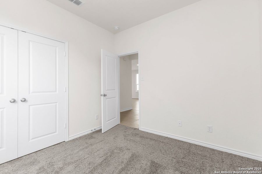 Spacious, unfurnished interior of a new home in Knox Ridge, Converse (Image 13).