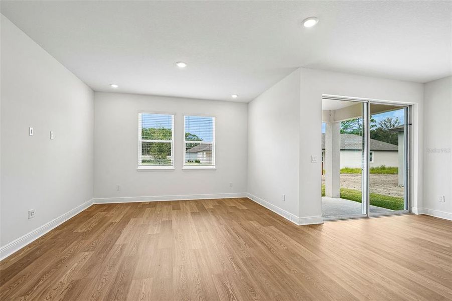 Spacious, unfurnished interior of a new home in Legends Preserve - Signature Series, Daytona Beach (Image 16).