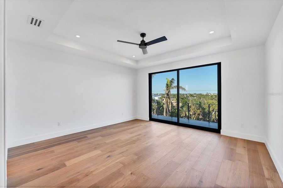 Spacious, unfurnished interior of a new home in , Nokomis (Image 21).