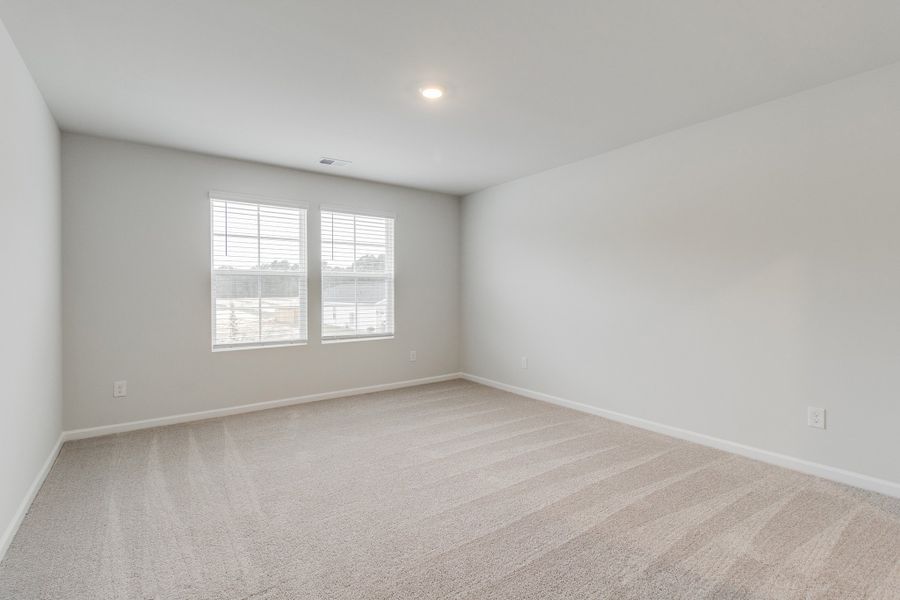 Spacious, unfurnished interior of a new home in Killians Crossing, Blythewood (Image 33).