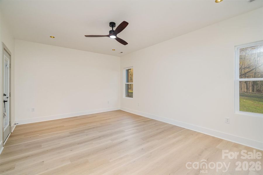 Spacious, unfurnished interior of a new home in , Shelby (Image 21).
