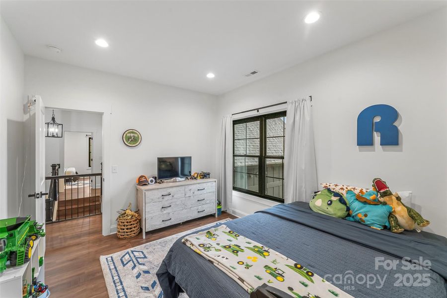 Furnished interior view inside a new home in , Nebo (Image 10).