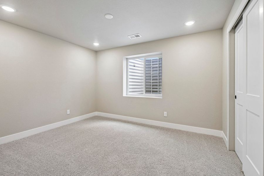 Spacious, unfurnished interior of a new home in Country Club Reserve – Fort Collins, Fort Collins (Image 40).
