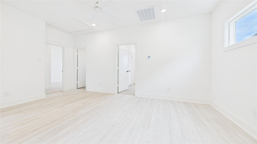 Spacious, unfurnished interior of a new home in , Houston (Image 20).