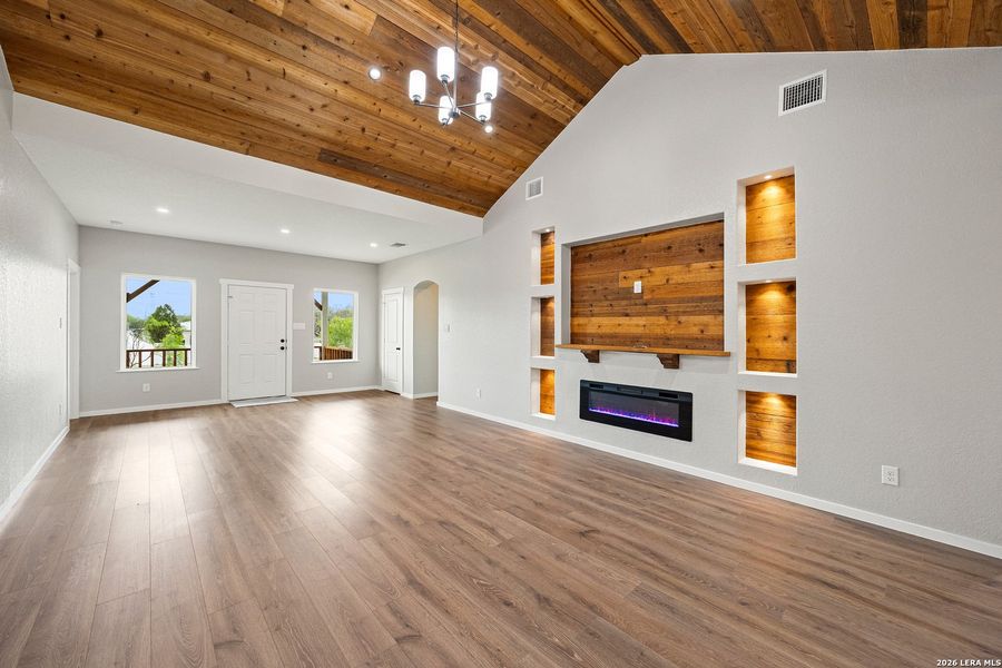 Spacious, unfurnished interior of a new home in , Somerset (Image 34).