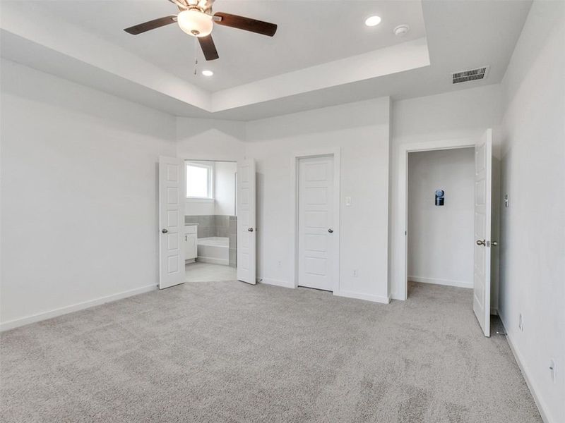 Spacious, unfurnished interior of a new home in Ashland, Houston (Image 26).