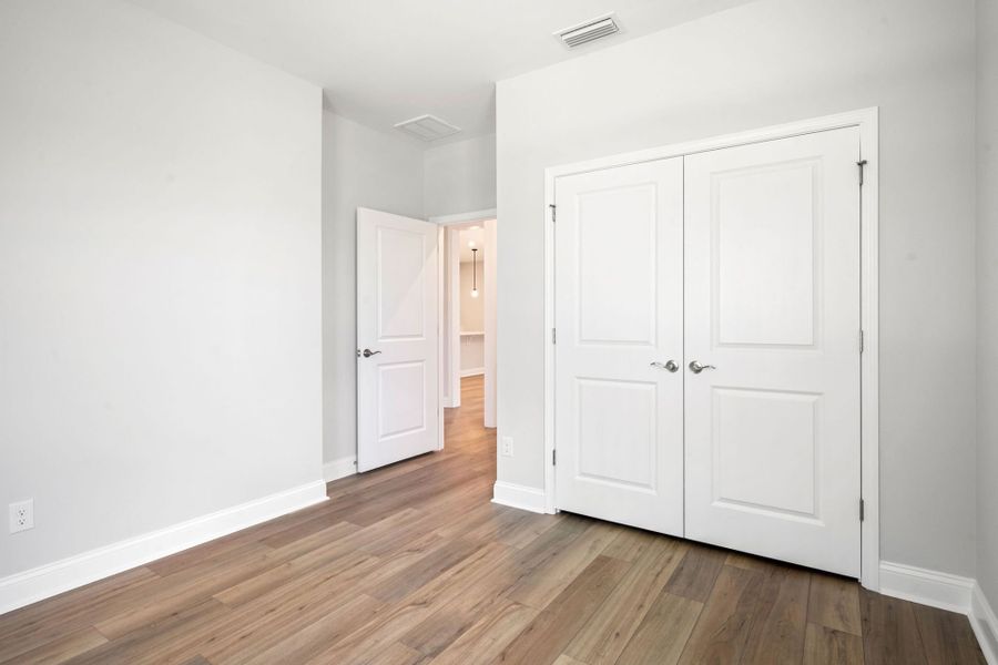 Spacious, unfurnished interior of a new home in Sun City Hilton Head, Bluffton (Image 12).