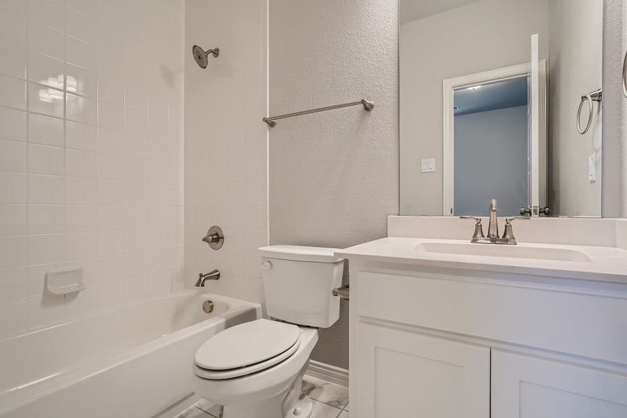 Plan 1683 Secondary Bathroom Representative Photo