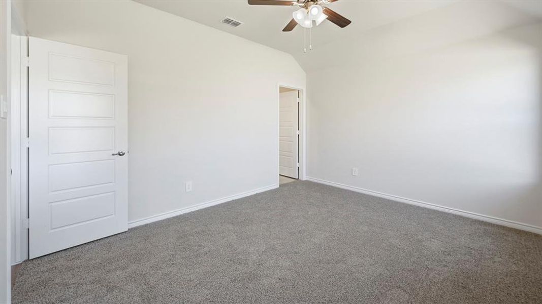 Spacious, unfurnished interior of a new home in The Woods at Lindsey Place, Anna (Image 14).