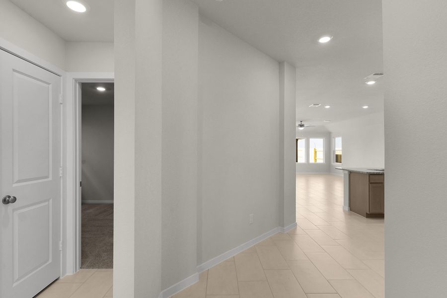 Spacious, unfurnished interior of a new home in Briarwood, Elgin (Image 41).