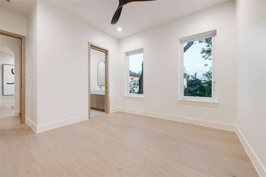 Spacious, unfurnished interior of a new home in , Dallas (Image 22).