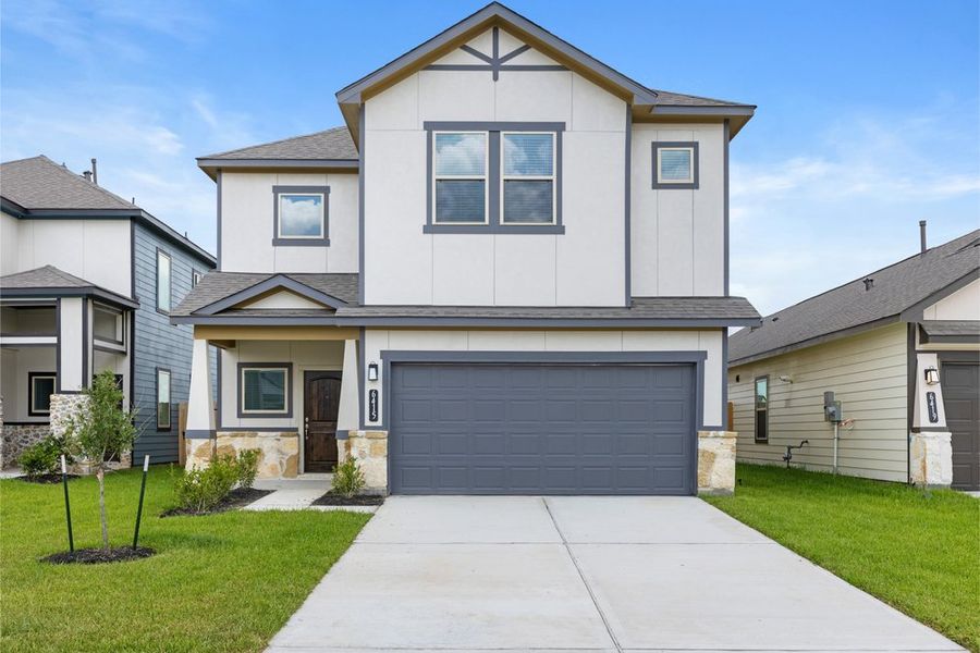 Front exterior of a new home in Glendale Lakes, Rosharon, TX, highlighting curb appeal (Image 18). Front exterior of a new home in Glendale Lakes, Rosharon, TX, highlighting curb appeal (Image 18).