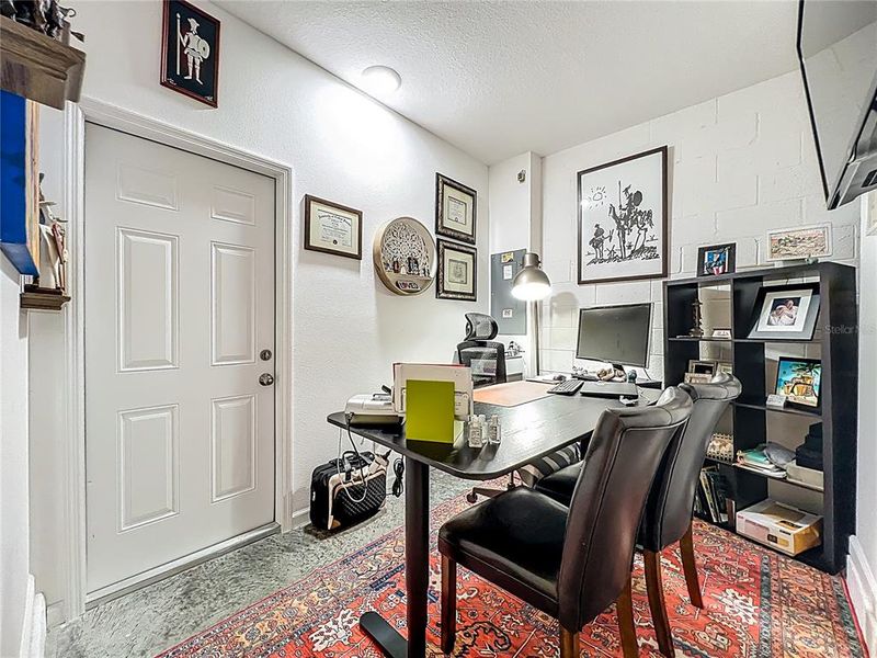 Furnished interior view inside a new home in , Orlando (Image 28).
