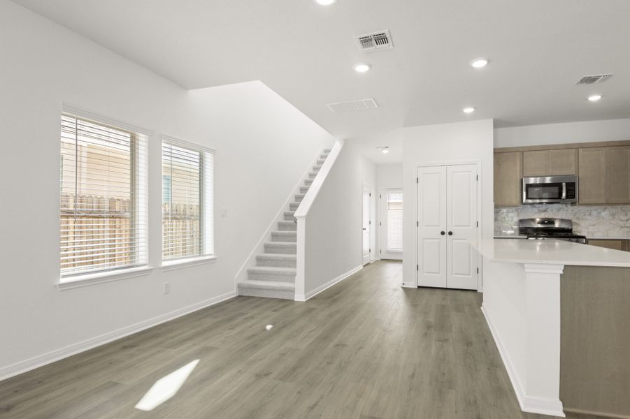 Representative unfurnished interior of a home built from the Oak by Pacesetter Homes in Blanco Vista, San Marcos (Image 28). Representative unfurnished interior of a home built from the Oak by Pacesetter Homes in Blanco Vista, San Marcos (Image 28).
