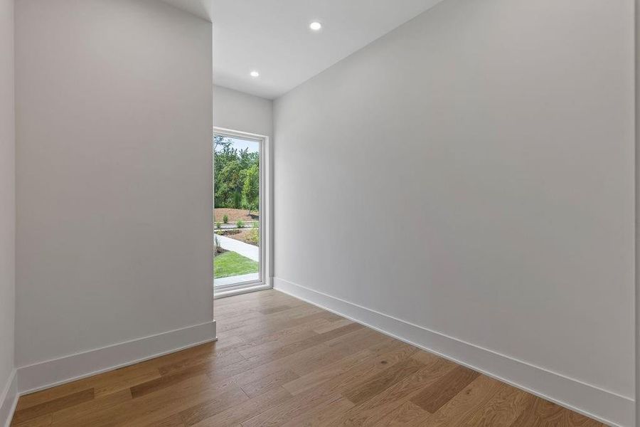 Spacious, unfurnished interior of a new home in Aster, Roswell (Image 88).