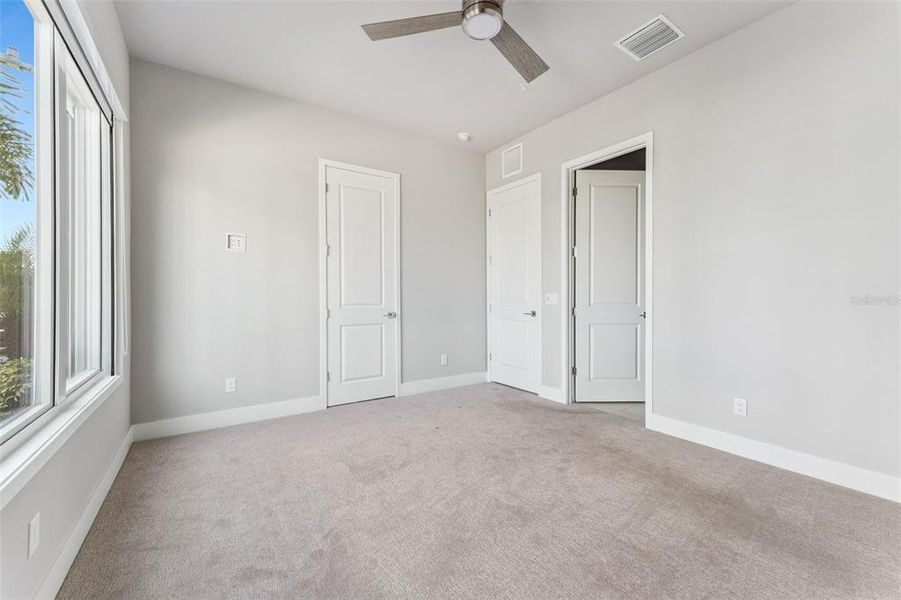 Spacious, unfurnished interior of a new home in , Kissimmee (Image 25).