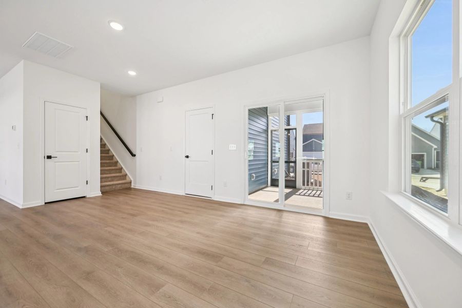 Representative images and renderings are for illustrative purposes. Actual structural options and design finishes of home may vary. Representative images and renderings are for illustrative purposes. Actual structural options and design finishes of home may vary.