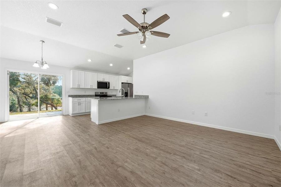 Spacious, unfurnished interior of a new home in , Ocklawaha (Image 31).
