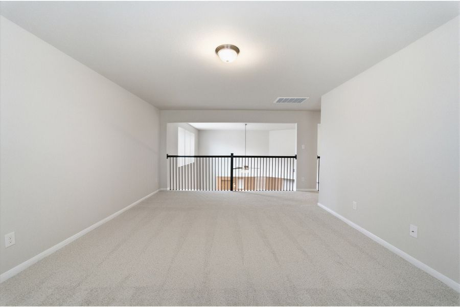 Spacious, unfurnished interior of a new home in Pearlbrook, Texas City (Image 29).