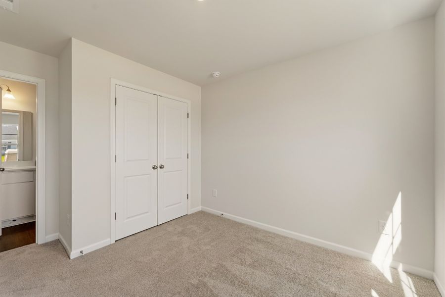 Spacious, unfurnished interior of a new home in Evergreen, Spartanburg (Image 16).