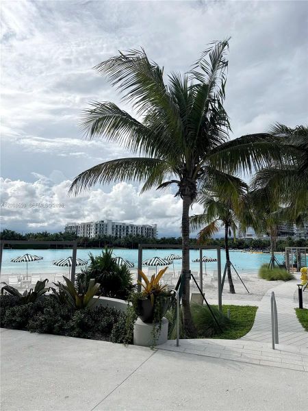 Community amenities in , North Miami (Image 42). Community amenities in , North Miami (Image 42).