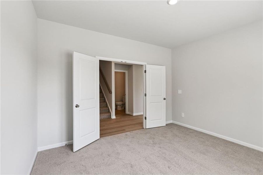Spacious, unfurnished interior of a new home in Creekside at Oxford Park, Fairburn (Image 37). Spacious, unfurnished interior of a new home in Creekside at Oxford Park, Fairburn (Image 37).