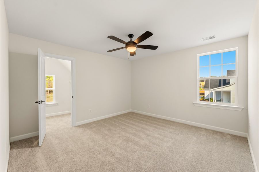 Spacious, unfurnished interior of a new home in Bens Crossing, Woodruff (Image 46).