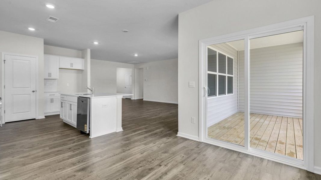 Spacious, unfurnished interior of a new home in Villa Grande, Winterville (Image 19).