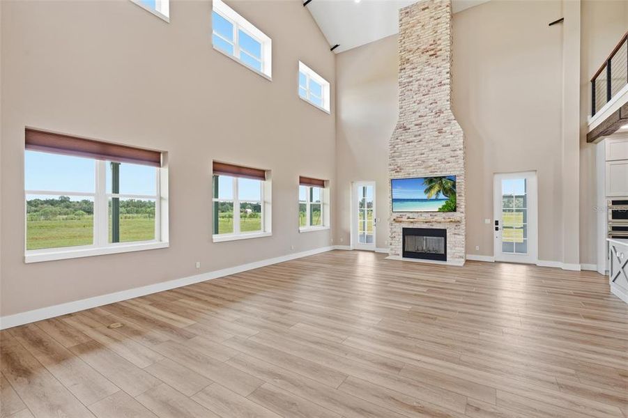 Spacious, unfurnished interior of a new home in , Arcadia (Image 21).