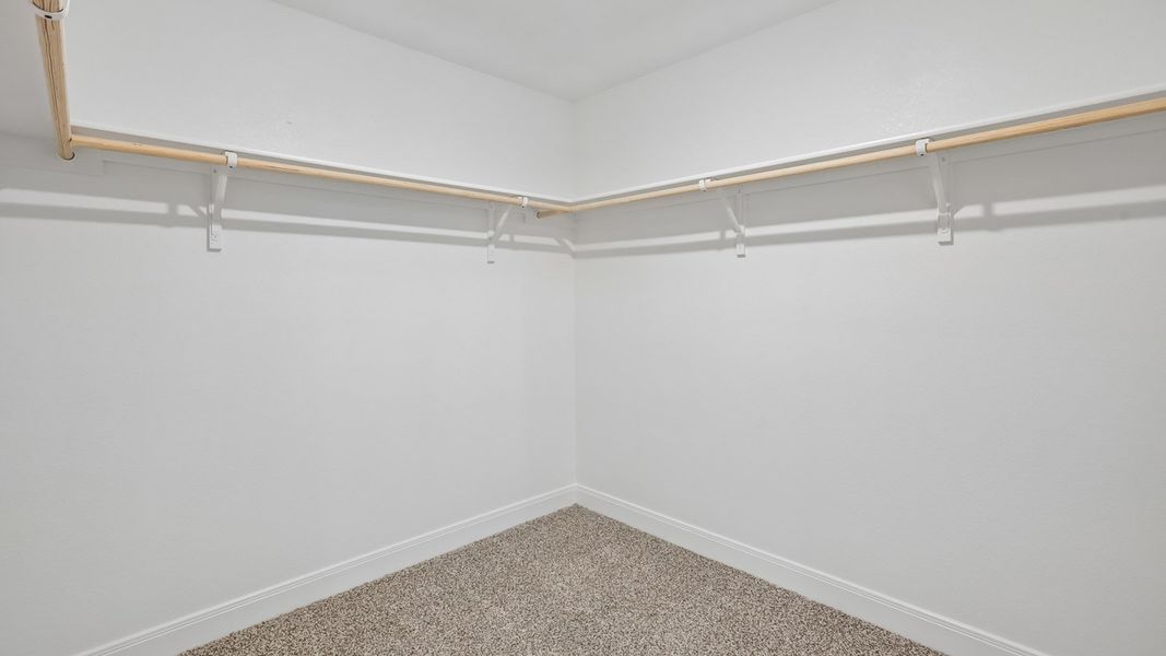 Spacious, unfurnished interior of a new home in Railhead, Cedar Creek (Image 22).