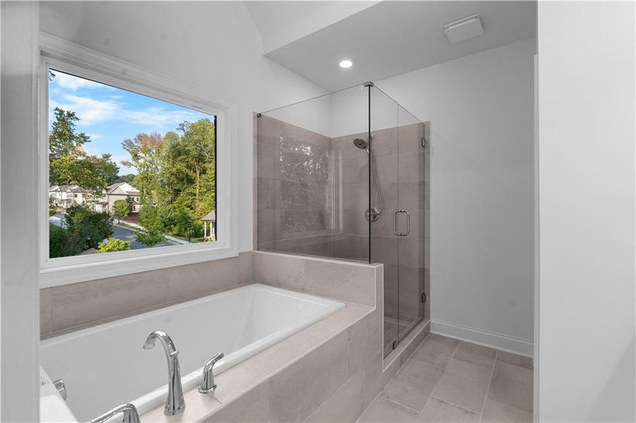 Furnished interior view inside a new home in Evanshire Townhomes, Duluth (Image 8). Furnished interior view inside a new home in Evanshire Townhomes, Duluth (Image 8).