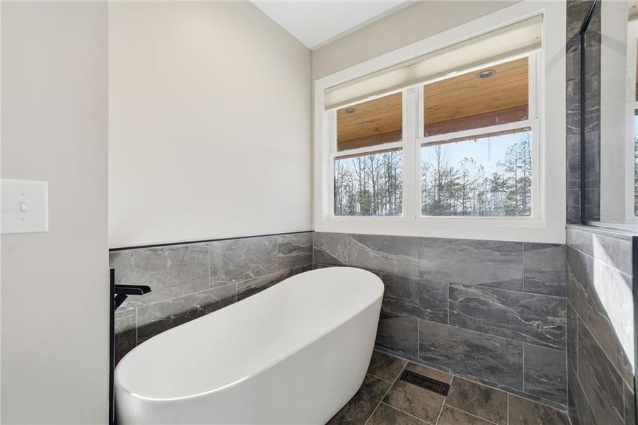 Furnished interior view inside a new home in , Jasper (Image 17).