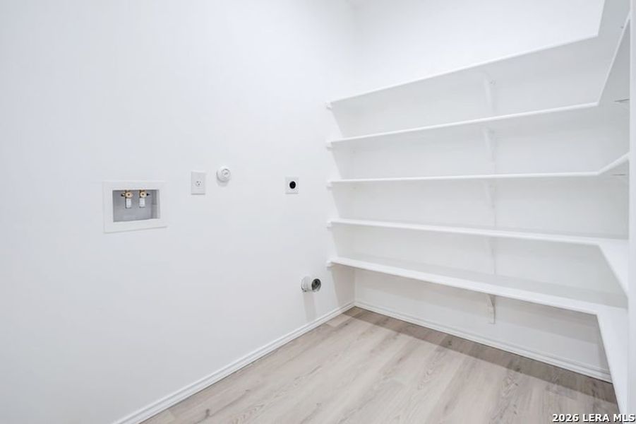 Spacious, unfurnished interior of a new home in , San Antonio (Image 12).