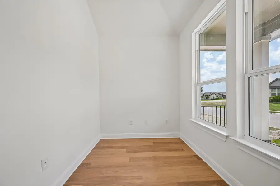 Spacious, unfurnished interior of a new home in Sage Hollow, Kyle (Image 10).