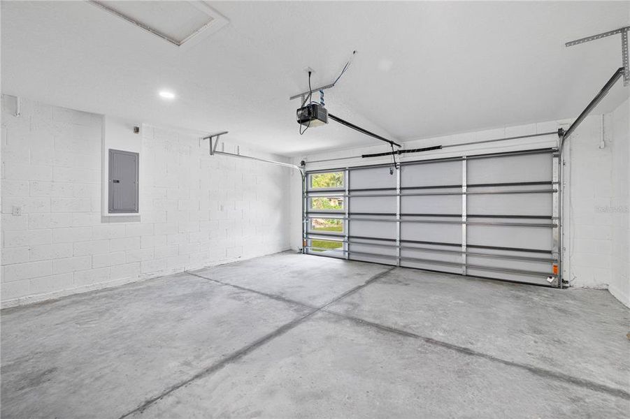 Spacious, unfurnished interior of a new home in , Dunnellon (Image 46).