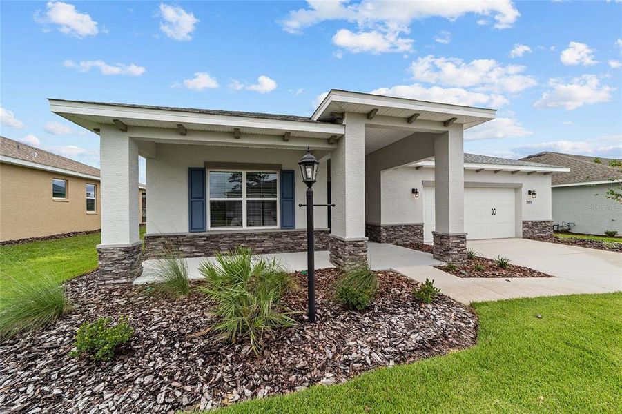 Exterior details and patio area of a home in , Ocala (Image 20). Exterior details and patio area of a home in , Ocala (Image 20).